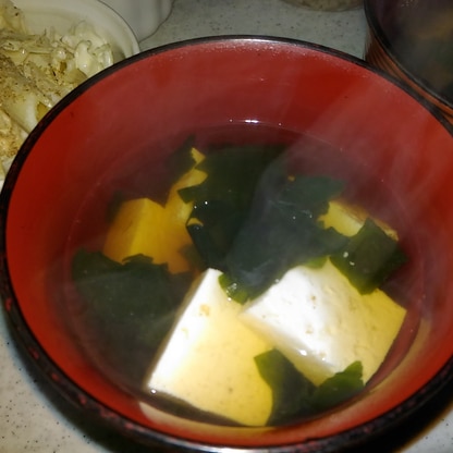 豆腐とワカメの澄まし汁